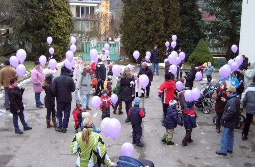 Vypouštění balónků s přáním Ježíškovi - 9.12.2010